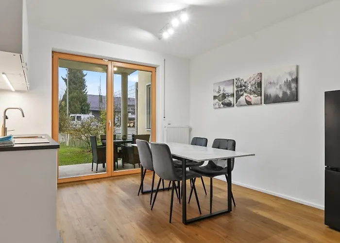 Cozystays Apartment